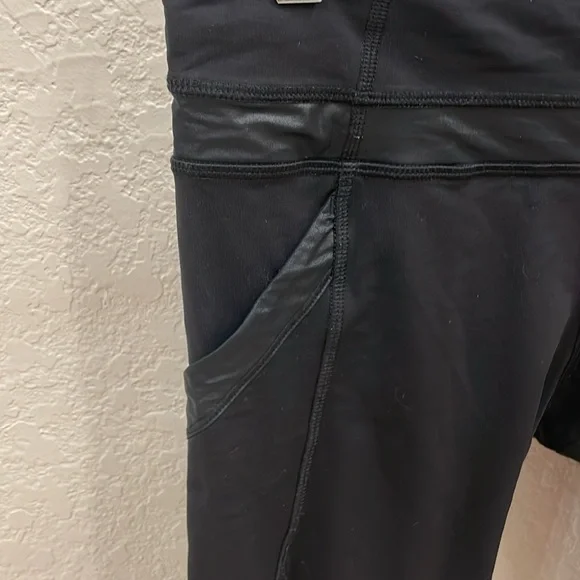 Women's Lululemon Chase Me Crop II Leggings, Black, Size 10 - Picture 4 of 13